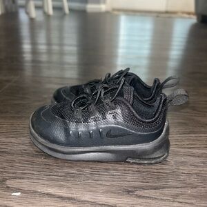 Nike air kids all black shoes boys size 6C
